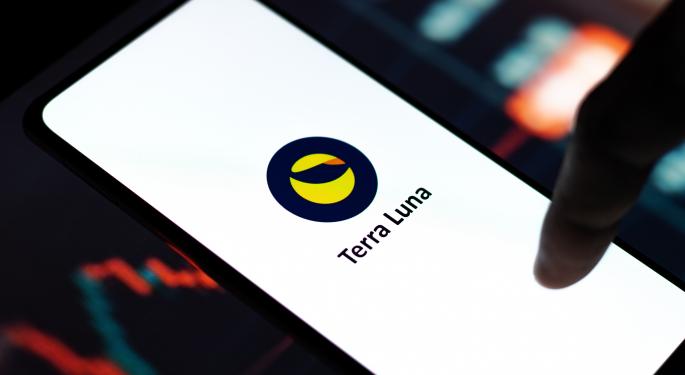 Bitcoin, Ethereum, Dogecoin End Week On High Note — But This Coin Steals The Show, Rising From The Ashes With 180% Surge