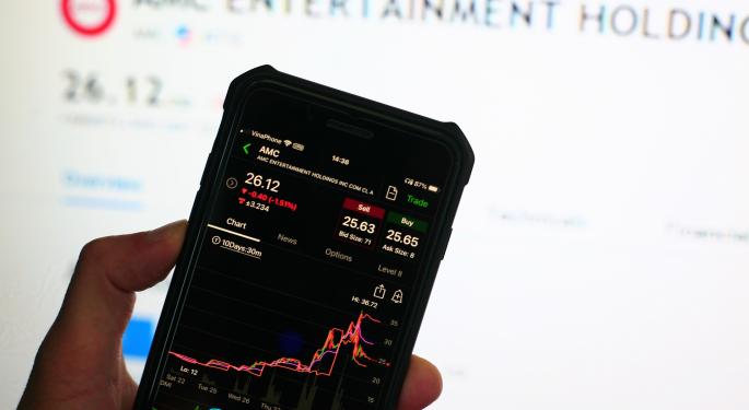 Jim Chanos Is Long AMC Entertainment Stock, Short APE: Why He Expects The Spread To 'Collapse'