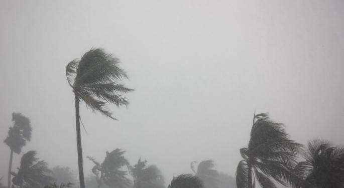 With Hurricane Ian About To Slam Florida, Which Insurance, Bank Stocks Are Most Exposed?