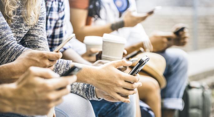 Move Over Facebook, TikTok, Snapchat — This New Social App Is All The Rage Among Stanford Undergrads