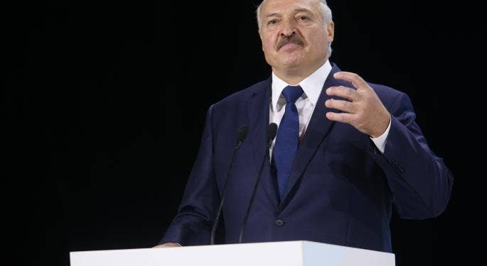 Lukashenko prohíbe las subidas de los precios al consumidor