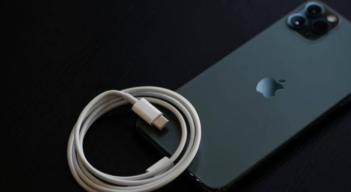 Apple Fined $19M By Brazilian Court For Selling iPhones Without Chargers
