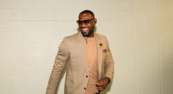 Top 3 NBA Players Will Make $300 Million In 2022-2023 Season: How This Stacks Up To Other Sports