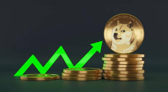Dogecoin sube aún más por el efecto Musk, y Bitcoin y Ethereum bajan