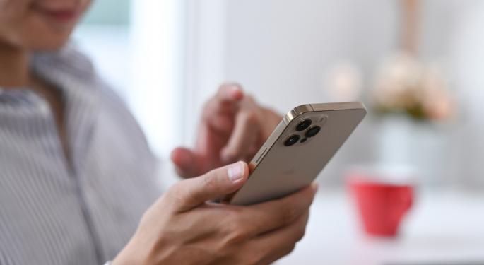 More Than 1 In 10 People On Earth Subscribe To An Apple Service