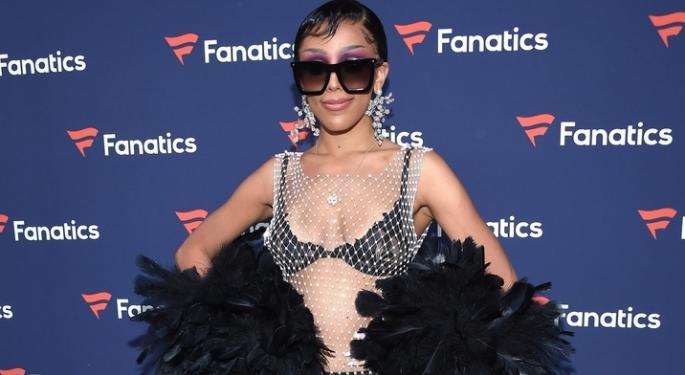 Christmas Forever? This Rapper Says She Can't Change Her Twitter Name Due To Musk's New $8 Blue Check Mark