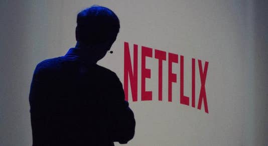 ¿Por qué Netflix ha bajado tanto desde su punto máximo?