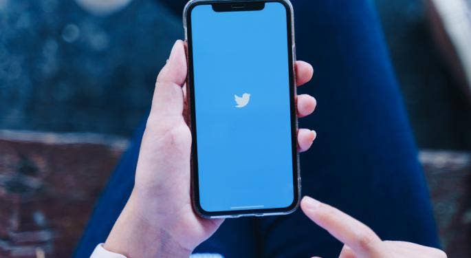 Usuarios de iPhone podrían tener que pagar más de 8$ por Twitter Blue