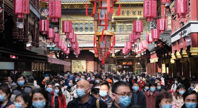 China: hospitales abarrotados y calles vacías por la Covid-19
