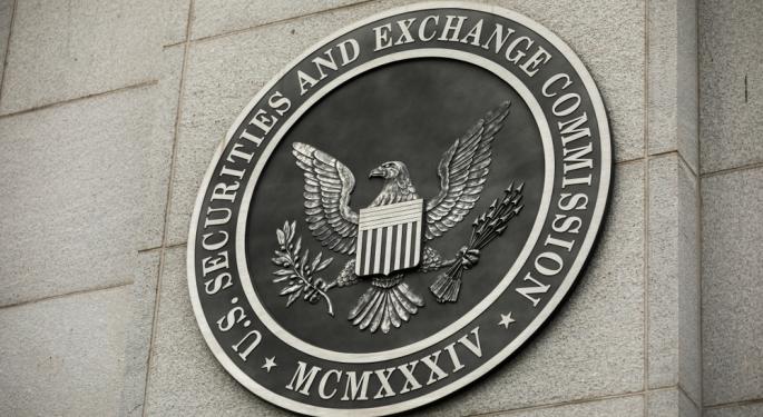 SEC's 'Crypto Mom' Slams Agency As 'Paternalistic,' 'Lazy' Over Kraken Issue — Gets Thumbs Up From Dogecoin Creator