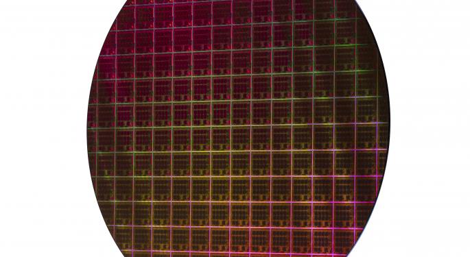 Why This Intel Analyst Is No Longer Bearish: 'Paying A Dividend ... Is Counterproductive'