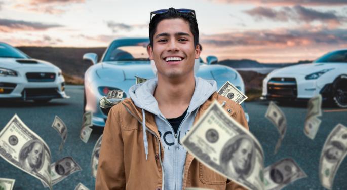 Side Hustle Brings In $14,000 Per Month For Millennial Working 8 To 10 Hours A Week