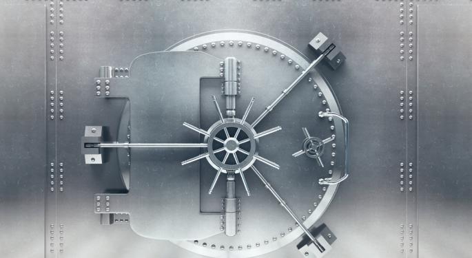 Rising Interest Rates Squeeze Regional Bank Stocks: 'Banks Could Be Forced To Liquidate'