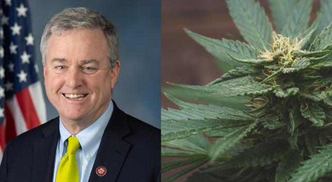 Bipartisan Group Of U.S. Lawmakers Present Bill That Would Provide Drug Felons With Equal Opportunity In Hemp Industry