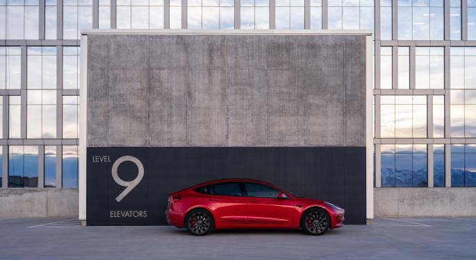 Rumored Details Of Tesla Project Highland: Revamp Of Model 3 With New Interior, Autopilot Hardware