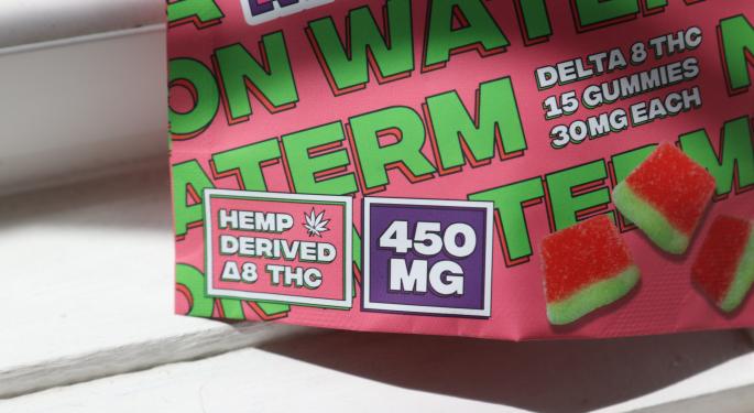 Kentucky Gov. Signs GOP-Led Bill Increasing Age Limit For Marijuana Alternative