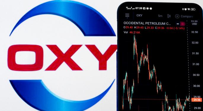 $1,000 Invested In Occidental When Warren Buffett Bought The Stock At Onset Of Russia-Ukraine War Would Be Worth This Much Now