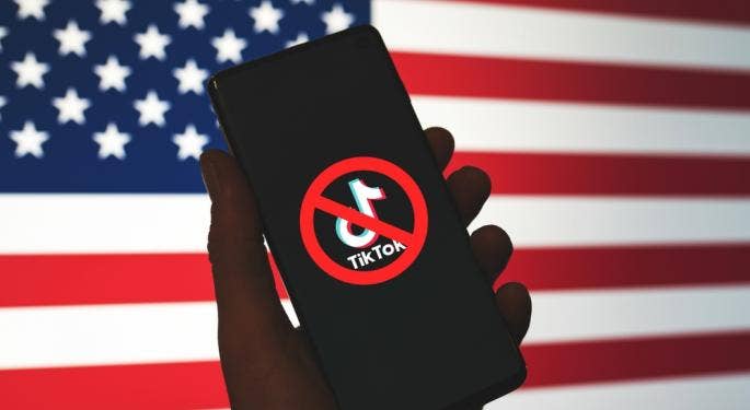 TikTok: ¿Deberían prohibirlo en Estados Unidos? El 69% de los usuarios de Benzinga dice 