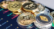Bitcoin sale nonostante la SEC, altcoin in attesa