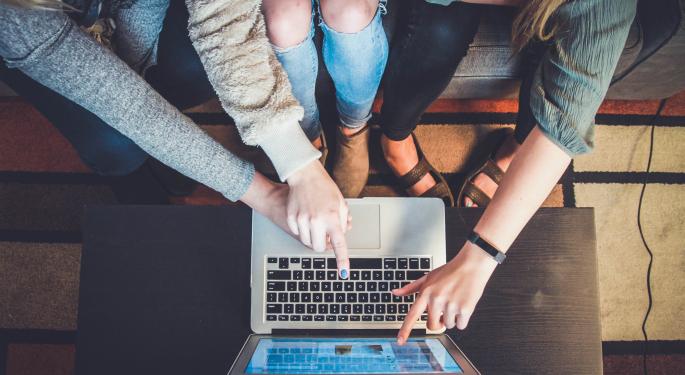 Is ChatGPT-4 The Ultimate Side Hustle? Writer Using It To Turn $100 Into A $100,000 Viral Business