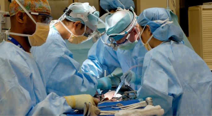 Intuitive Surgical Soars On Stellar Q1 Results: Analysts Boost Price Targets Amid Robust Procedure Growth