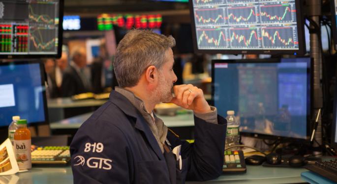 US Equities Rebound, On Track For Weekly Gains: Energy And Financial Sectors Outperform