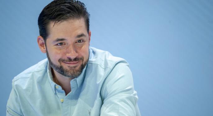 Alexis Ohanian Supports Yuga Labs At Met Gala With Pin, Cufflinks
