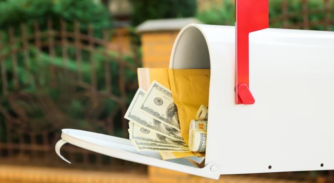 Looking For Passive Income? These Dividend Stocks Yield Up To 13.4% — And Wall Street Sees Major Upside In Them