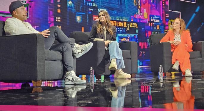 VeeCon 2023: Drew Barrymore Shares Business Advice, Why 'Being You Is Your Biggest Asset'