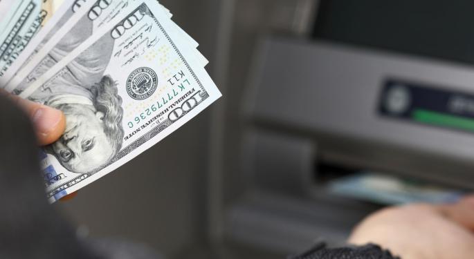 Probability That US Banks Will Restrict Cash Withdrawals Is 'Rising Like Mercury,' Says Macro Guru
