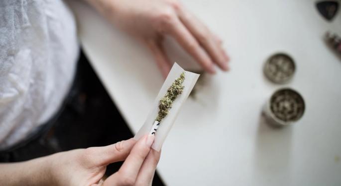 Rolling The Perfect Joint For A Quick & Efficient High, Researchers Say It Doesn't Involve Strong Weed