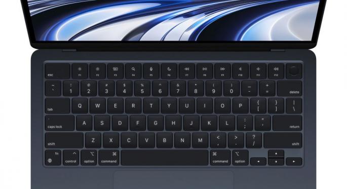 Apple da record con la ripresa del mercato dei PC