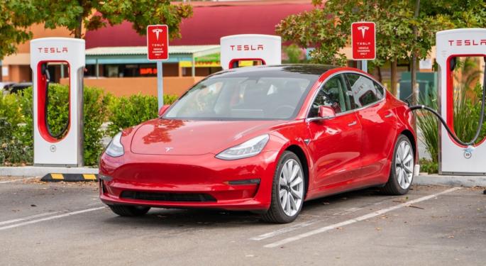 Tesla Analysts Chime In On Margins, Cybertruck, FSD Licensing And More: 'Would Use Any Pullback To Accumulate Shares'
