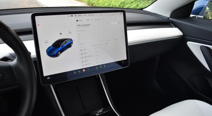 Tesla Analyst With $24 Price Target Blasts Morgan Stanley's $400 Target: 'Where Is The Tech?'