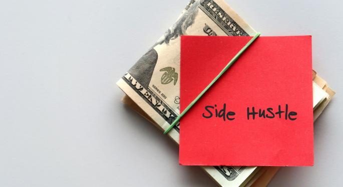 This 'Simple And Easy' 30-minute Hustle Has Helped One Woman Yield Up To Six Figures Per Month