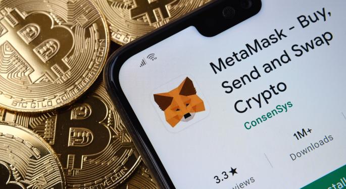 Top Of The Crypto Pack: MetaMask Leads Crypto Wallets In Monthly Visits, Named One Of Year's Best