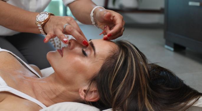 Beauty Health Stock Plunges After Q3 Print: Analysts Take A Deep Dive, Challenges 'More Than Skin Deep'