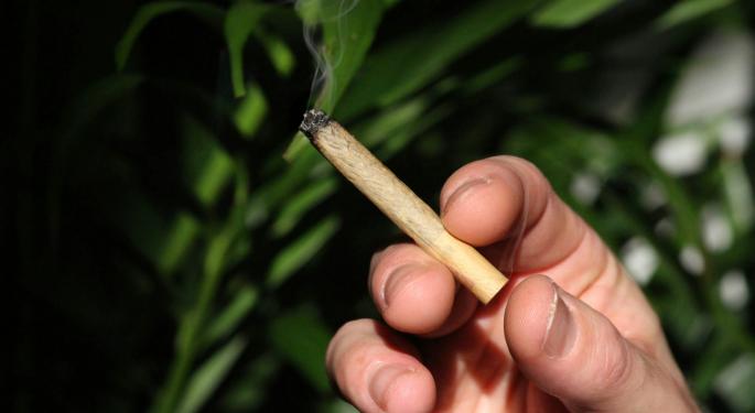 Why Doesn't Smoking Medical Marijuana Make Sense? Expert Talks About Other Beneficial Consumption Methods