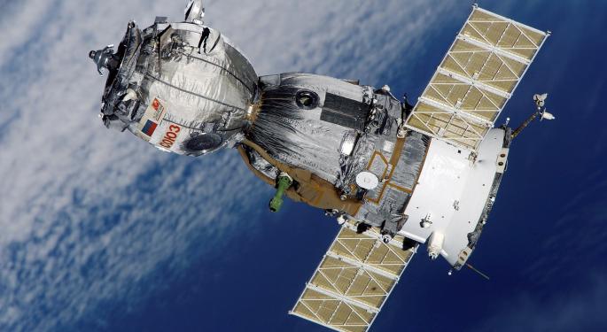 SpaceX Is Granted Approval By FCC To Test Signals Between Starlink Satellites, Mobile Phones