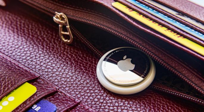 Mamma utilizza l’AirTag per ritrovare la borsa scomparsa