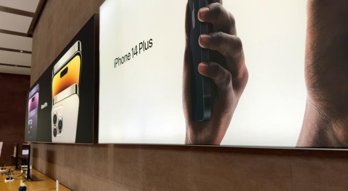'iPhone Saved My Life': Apple's Crash Detection Saves Oregon Driver In A Car Accident