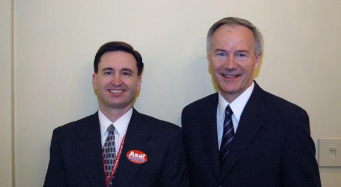 GOP Candidate Casts Doubt On Trump's Presidential Eligibility, Invokes 14th Amendment