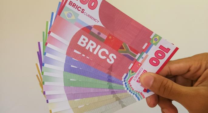 Experto del BRICS rechaza idea de moneda común antes de cumbre 15º