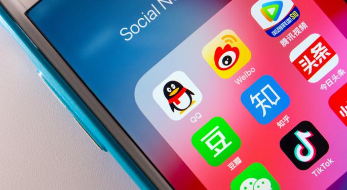 Chinese Social Media Giants To Strip Anonymity From Accounts With More Than 500K Followers