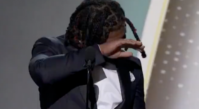 Damar Hamlin Breaks Down On Stage As He Honors First Responders Who Saved His Life