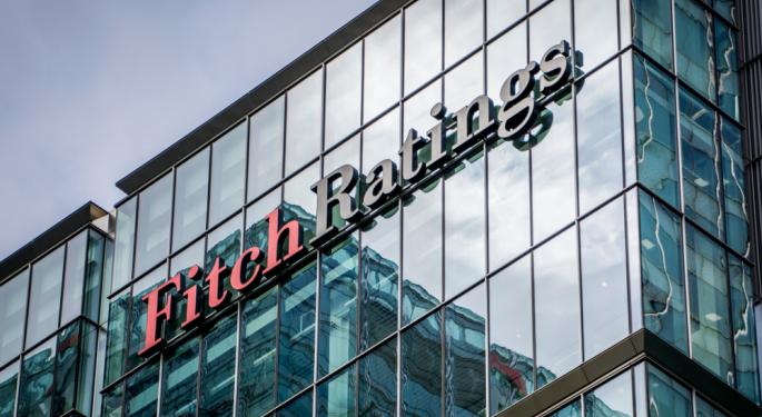 Fitch Flags Major Credit Risks Amid Sticky Inflation and High Interest Rates: Bond Market Turmoil Persists