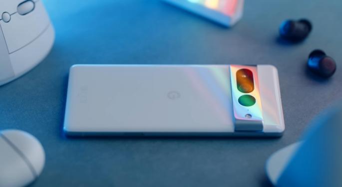 Google Is Showering Discounts On Pixel 8 Pro: Now YouTube Premium Subscribers Get Flat $325 Off