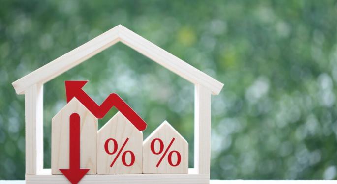 Mortgage Rates Flirt With 8% As Demand Slumps To Lowest Since 1995: This City's Housing Market Displays Cracks