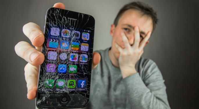 Cracked Your iPhone Screen? Check Out MrWhoseTheBoss's $5 Repair Hack
