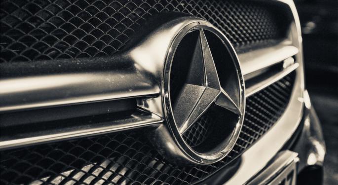 Texas Mercedes Dealership Distributes 'Tesla Autopilot Recall' News To Customers